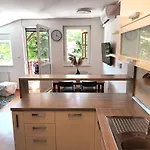 City Nest Apartman